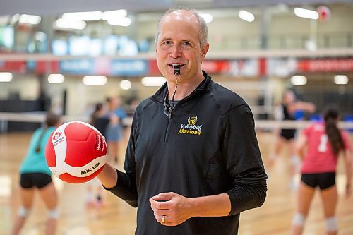 BROOK JONES / FREE PRESS
Scott Koskie who has been hired as the new coach of the UBC Okanagan Heat men's volleyball team is pictured with a volleyball and whistle as he coaches at a 14U to 16U girls spring development camp at the Dakota Fieldhouse in Winnipeg, Man., Friday, June 14, 2024. The former setter for Canada's men's volleyball team was most recently the provincial high performance coach for Volleyball Manitoba.