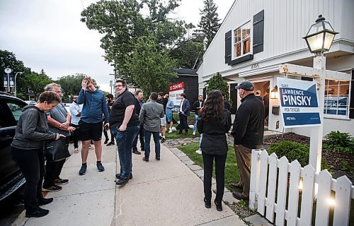 JOHN WOODS / FREE PRESS
Supporters of Lawrence Pinsky gather at their headquarters as they wait for results in Tuxedo&#x2019;s by-election at a local restaurant in Winnipeg Tuesday, June 18, 2024. Carla Compton went on to win the seat.

Reporter: nicole