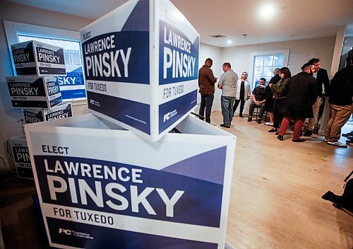 JOHN WOODS / FREE PRESS
Supporters of Lawrence Pinsky gather at their headquarters as they wait for results in Tuxedo&#x2019;s by-election at a local restaurant in Winnipeg Tuesday, June 18, 2024. Carla Compton went on to win the seat.

Reporter: nicole