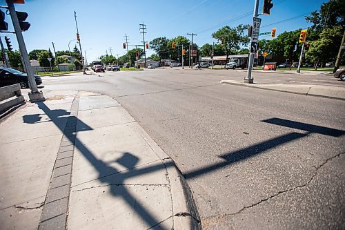 MIKAELA MACKENZIE / FREE PRESS

Faded lane and crosswalk painting, which is behind this year due to wet weather and a malfunctioning machine, on Grant Avenue at Waverley Street on Wednesday, June 19, 2024. 

For Malak story.

