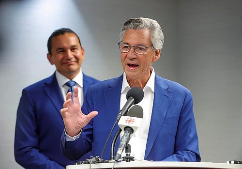 RUTH BONNEVILLE / WINNIPEG FREE PRESS

Local - Wab Doer Presser

Photo of Leader of the Manitoba NDP, Wab Kinew and ormer Premier of Manitoba, Gary Doer, hold press conference Manitoba NDP announcing Gary Doer as Advisor on Canada/US Trade at Inn at the Forks Tuesday. 
?????????? 


Sept  11th, 2023

