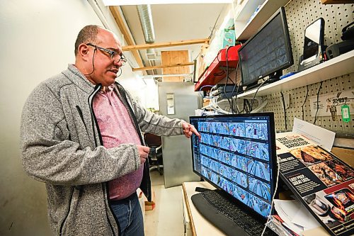 Mike Sudoma/Free Press
Owner Munther Zeid shows off the stores security monitoring system at Food Fare&#x2019;s location at 2295 Portage Avenue in St James Wednesday afternoon
May 22, 2024