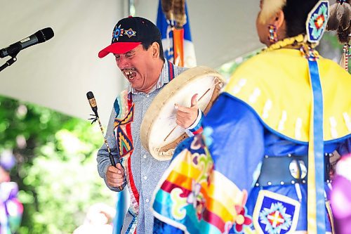 MIKAELA MACKENZIE / FREE PRESS

Ray &#x483;oco&#x4e0;Stevenson sings and drums for Walking Wolf dancers at the Abinojii Mikanah renaming ceremony on Friday, June 21, 2024. 

For Joyanne story.

