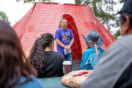 NIC ADAM / FREE PRESS
Travis Barsy, a family friend of the Contois, speaks at a memorial gathering for Rebecca Contois at Kildonan Park in conjunction with National Indigenous Peoples Day Friday evening. 
240621 - Friday, June 21, 2024.

Reporter: Erik