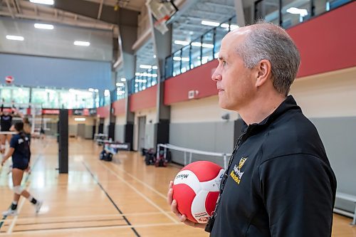 BROOK JONES / FREE PRESS
Scott Koskie who has been hired as the new coach of the UBC Okanagan Heat men's volleyball team is pictured observing players as he coaches at a 14U to 16U girls spring development camp at the Dakota Fieldhouse in Winnipeg, Man., Friday, June 14, 2024. The former setter for Canada's men's volleyball team was most recently the provincial high performance coach for Volleyball Manitoba.