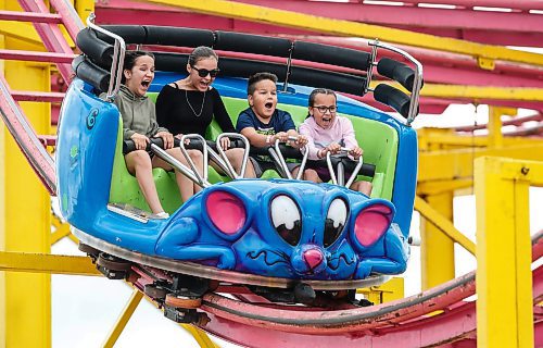 JOHN WOODS / FREE PRESS
People enjoy the last day of the Ex in Winnipeg Sunday, June 23, 2024. 

Reporter: ?