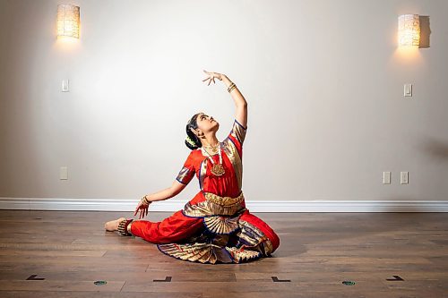 BROOK JONES / FREE PRESS
BRT Dance Academy is the only dance school in Manitoba specializing in Bharatanatyam, which is an ancient south Indian dance that originated in Tamil Nadu. Dancers were pictured at the dance academy in Winnipeg, Man., Saturday, June 15, 2024. PIctured: Medha Harish does a general dance pose.