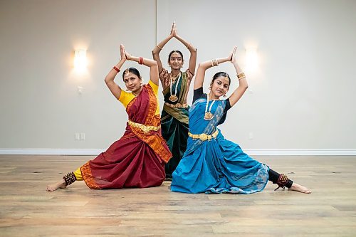 BROOK JONES / FREE PRESS
BRT Dance Academy is the only dance school in Manitoba specializing in Bharatanatyam, which is an ancient south Indian dance that originated in Tamil Nadu. Dancers were pictured at the dance academy in Winnipeg, Man., Saturday, June 15, 2024. PIctured from left: Bharatanatyam dances Harsha Blumey, Ragavi Noel and Mayura Manivasan do a dance pose.