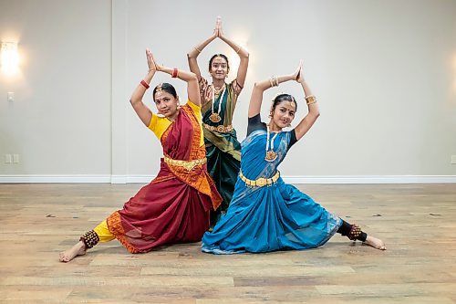 BROOK JONES / FREE PRESS
BRT Dance Academy is the only dance school in Manitoba specializing in Bharatanatyam, which is an ancient south Indian dance that originated in Tamil Nadu. Dancers were pictured at the dance academy in Winnipeg, Man., Saturday, June 15, 2024. PIctured from left: Bharatanatyam dances Harsha Blumey, Ragavi Noel and Mayura Manivasan do a dance pose.