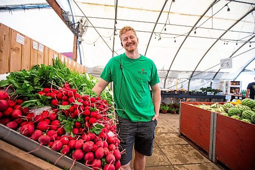 MIKAELA MACKENZIE / FREE PRESS

Colin Rémillard, co-owner of Jardins St-Léon Gardens, with local radishes on Monday, June 24, 2024.

For Matt story.

