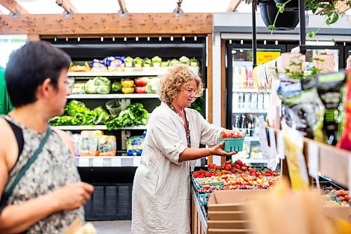 MIKAELA MACKENZIE / FREE PRESS

Christine Kirouac shops at Jardins St-Léon Gardens on Monday, June 24, 2024.

For Matt story.

