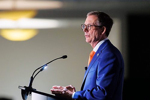 MIKE DEAL / FREE PRESS
Bank of Canada Governor Tiff Macklem speaks during a keynote address at a Winnipeg Chamber of Commerce luncheon at the RBC Convention Centre Monday.
240624 - Monday, June 24, 2024.