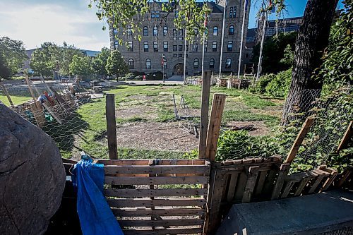 JOHN WOODS / FREE PRESS
People who set up a pro-Palestine encampment at the University of Winnipeg removed it this afternoon Monday, June 24, 2024. 

Reporter: ?