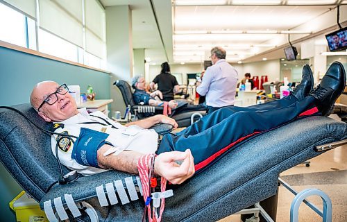 NIC ADAM / FREE PRESS
Winnipeg Police Service Deputy Chief, Art Stannard, gets blood drawn at Canadian Blood Services as part of this years Sirens for Life campaign Tuesday afternoon. 
240625 - Tuesday, June 25, 2024.

Reporter: Jura