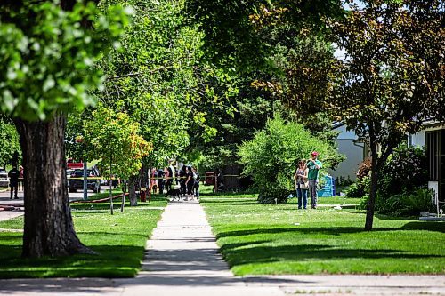 MIKAELA MACKENZIE / FREE PRESS

Neighbours watch fire crews at the scene of a house explosion on Camrose Bay in Transcona on Wednesday, June 26, 2024.

For Malak story.

