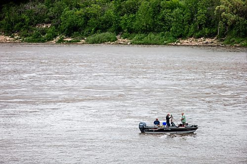 MIKAELA MACKENZIE / FREE PRESS

Boaters catch catfish at the St. Andrews Camr Curtain Bridge Dam on Tuesday, June 25, 2024.

For summer slices story.

