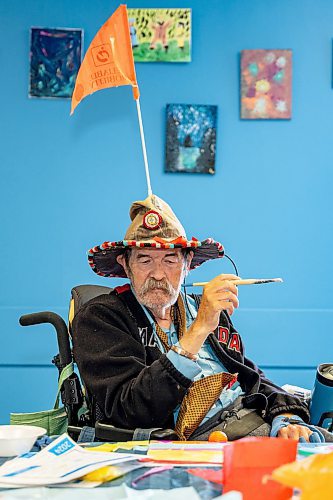 NIC ADAM / FREE PRESS
Joe Unrau at the Stroke survivors in the Stroke Recovery Association of Manitoba&#x2019;s art class making tissue paper art on Wednesday morning.
240626 - Wednesday, June 26, 2024.

Reporter: Thandi