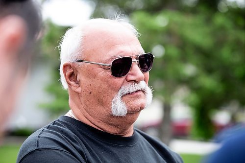 MIKAELA MACKENZIE / FREE PRESS

Neighbour Karl Lent speaks to the media near the rubble where a house exploded yesterday on Camrose Bay in Transcona on Thursday, June 27, 2024.

For &#x460;story.

