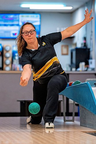 NIC ADAM / FREE PRESS
Alyssa Gelardi plays some five pin at Rossmere Lanes Friday afternoon. She will be competing in the national five-pin masters championship next week. 
240628 - Friday, June 28, 2024.

Reporter: Josh