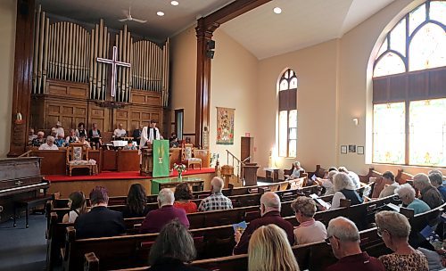 Around 100 people from four churches and three congregations in Brandon and Souris attended a joint service at St. Paul's United Church in Souris on Sunday. (Colin Slark/The Brandon Sun)