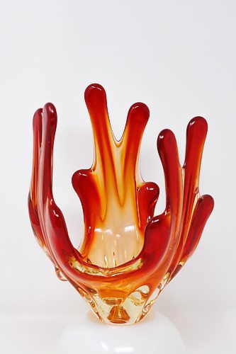 MIKE DEAL / FREE PRESS
A finger vase with uranium in it so that it glows under UV lighting.
Ken Huss, a former gallery owner, has been collecting chalet glass for years. Chalet glass was made in Canada exclusively between 1962 or so, until 1974, when the last studio closed. Ken got into the art form years ago when he was running a gallery in Yukon, and has continued to collect it, since moving to Holland (from Winnipeg) a couple of years ago.
See Dave Sanderson story
240610 - Monday, June 10, 2024.