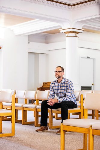 MIKAELA MACKENZIE / FREE PRESS

Spiritual care provider Justin Neufeld in the chapel at St. Boniface Hospital on Friday, June 28, 2024.

For John Longhurst story.

