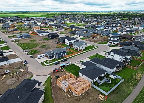 02072024
Housing construction in the Brookwood subdivision in Brandon, Manitoba on Tuesday. 
(Tim Smith/The Brandon Sun)