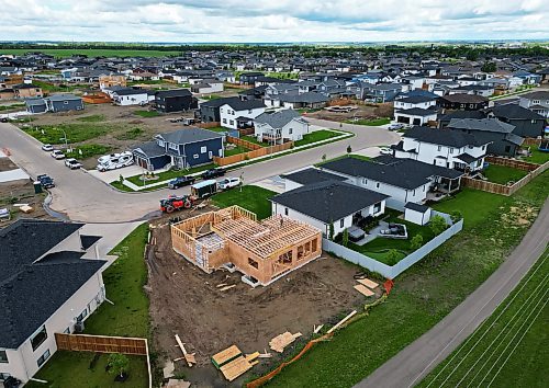 02072024
Housing construction in the Brookwood subdivision in Brandon, Manitoba on Tuesday. 
(Tim Smith/The Brandon Sun)