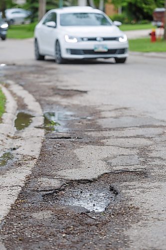 MIKE DEAL / FREE PRESS
The road conditions along the stretch of Augusta Drive between Lakeside Drive and Chancellor Drive is quiet bad.
The condition of the streets in Waverley Heights. Specifically Augusta Drive and Greensboro Bay, showing potholes, crumbling curbs, cracks in the pavement.
240613 - Thursday, June 13, 2024.