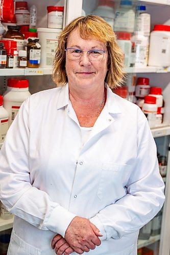 NIC ADAM / FREE PRESS
Kane Biotech&#x2019;s Chief Quality Officer Lori Christofalos pictured in the Research lab of Kane&#x2019;s Laboratory at U of M&#x2019;s Smartpark on Friday morning.
240705 - Friday, July 05, 2024.

Reporter: Martin Cash