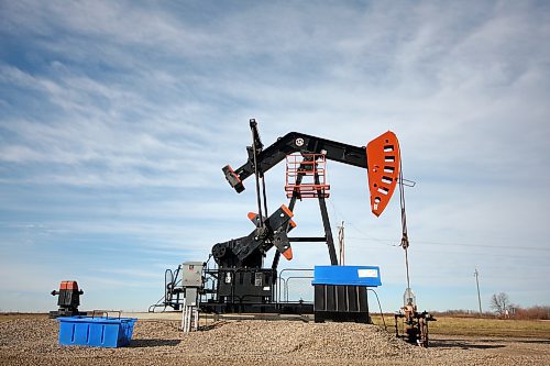 Brandon Sun A Tundra Oil &amp; Gas pump jack is seen west of Virden. (Tyler Clarke/The Brandon Sun)