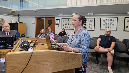 Madelyn Robinson, chair of Sustainable Brandon, speaks in favour of proposed zoning bylaw changes at Monday's Brandon City Council meeting. (Colin Slark/The Brandon Sun)