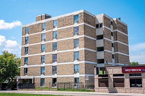 NIC ADAM / FREE PRESS
The Keewatin House Lodge (86 Keewatin St.) pictured on Tuesday afternoon. The building offers rooms to people from northern Manitoba who are in the city for medical reasons.
240708 - Monday, July 08, 2024.

Reporter: Kevin