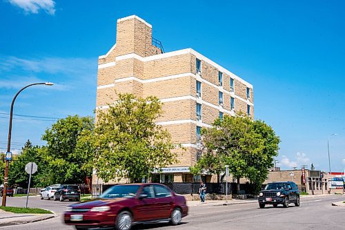 NIC ADAM / FREE PRESS
The Keewatin House Lodge (86 Keewatin St.) pictured on Tuesday afternoon. The building offers rooms to people from northern Manitoba who are in the city for medical reasons.
240708 - Monday, July 08, 2024.

Reporter: Kevin