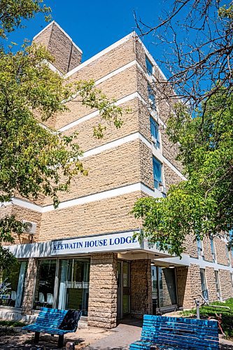 NIC ADAM / FREE PRESS
The Keewatin House Lodge (86 Keewatin St.) pictured on Tuesday afternoon. The building offers rooms to people from northern Manitoba who are in the city for medical reasons.
240708 - Monday, July 08, 2024.

Reporter: Kevin