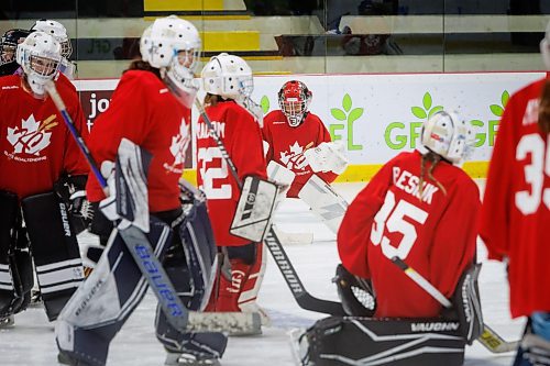 MIKE DEAL / FREE PRESS
Olympian and goaltender for PWHL Toronto, Kristen Campbell, on the ice Wednesday morning at the Hockey for All Centre, during her Kristen Campbell Elite Goaltending Camp.
See Mike Sawatzky story
240710 - Wednesday, July 10, 2024.