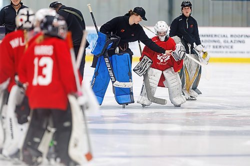 MIKE DEAL / FREE PRESS
Olympian and goaltender for PWHL Toronto, Kristen Campbell, on the ice Wednesday morning at the Hockey for All Centre, during her Kristen Campbell Elite Goaltending Camp.
See Mike Sawatzky story
240710 - Wednesday, July 10, 2024.