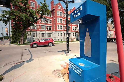 Ruth Bonneville / Free Press

Local - Hydration Stations

Photo of hydration station at 48 Osborne street, 

The City of Winnipeg has hydration stations throughout the city to cool off and access clean drinking water.  

July 12th,  2024

