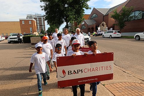 The BAPS Charities walk was attended by children and adults on Sunday morning. This year, the fundraiser will benefit the Brandon Regional Health Centre Foundation. (Abiola Odutola/The Brandon Sun)