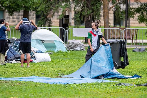 BROOK JONES / FREE PRESS
Pro-Palestinian protesters help to clean up and dismantle an encampment at the quad at the University of Manitoba's Fort Garry campus in Winnipeg, Man., Sunday, July 14, 2024. Students for Justice in Palestine, a group at the U of M, set up the encampment in solidarity with the Palestinian people in Gaza on May 7, 2024.