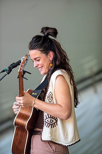 BROOK JONES / FREE PRESS
Steph Strings, who is a musician based in Melbourne, Australia, perform on the Little Stage In The Forest at the 49th Winnipeg Folk Festival at Birds Hill Provincial Park in Man., Sunday, July 14, 2024.