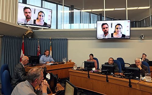 Members of Brandon City Council discuss a proposed twinning agreement between Brandon and Chervonohrad, Ukraine, with Walter Palagniuk of Vyshyvanka Association and Marianna Kulava of the Ukrainian embassy in Ottawa at a special council meeting on Monday evening. (Colin Slark/The Brandon Sun)