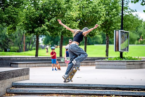 NIC ADAM / FREE PRESS
Siena White, one of the teachers with Sk8 Skates&#x2019; drop-in lessons at the Forks, pictured at the park Tuesday. She has been riding a skate board for 6 years.
240716 - Tuesday, July 16, 2024.

Reporter: Zoe