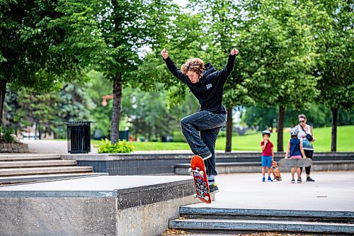 NIC ADAM / FREE PRESS
Erik Penton, one of the teachers with Sk8 Skates&#x2019; drop-in lessons at the Forks, pictured at the park Tuesday. He has been riding a skate board for 15 years.
240716 - Tuesday, July 16, 2024.

Reporter: Zoe