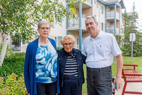 MIKE DEAL / FREE PRESS
Residents of the Castle Gate Estates condos at 873 Waverley Street, (From left) Patricia Gallop who has been living there for the last nine years, Linda Sloane who has been there for 19 years, and Robert Murdoch, VP and treasurer of the condo association, Condo Corp 493.
See Kevin Rollason story
240717 - Wednesday, July 17, 2024.