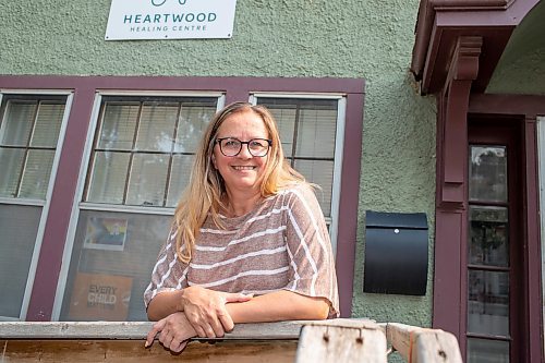 BROOK JONES / FREE PRESS
Katie Inverarity, who is the past chairperson of Heartwood Healing Centre, is pictured in front of the centre at 104 Roslyn Ave., in Winnipeg, Man., Friday, July 19, 2024. The local centre is a non-profit that supports Manitobans who have experienced childhood sexual abuse.