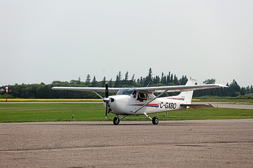 A plane returns to the Brandon Flight Centre after a sightseeing flight on Saturday morning. (Colin Slark/The Brandon Sun)