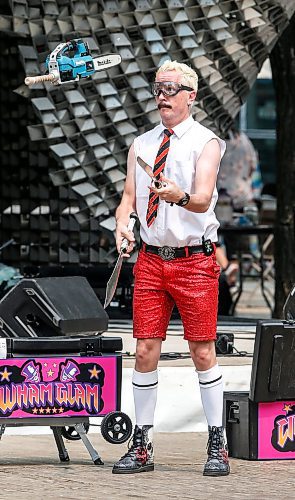 JOHN WOODS / FREE PRESS
Wham Glam Circus Man performs at the Fringe in Old Market Square Sunday, July 21, 2024. 

Reporter: