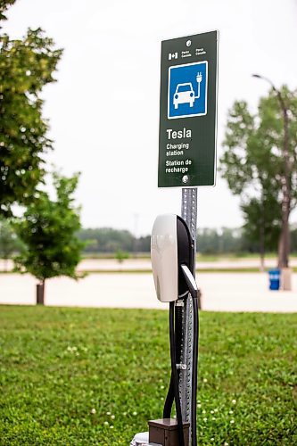 MIKAELA MACKENZIE / FREE PRESS

Rural EV charging stations in the parking lot at the Lower Fort Garry historic site near Saint Andrews on Monday, July 22, 2024. 

For JS story.