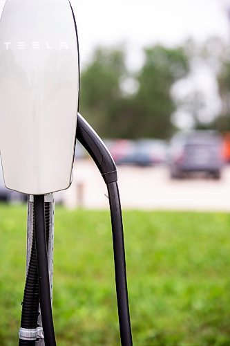 MIKAELA MACKENZIE / FREE PRESS

Rural EV charging stations in the parking lot at the Lower Fort Garry historic site near Saint Andrews on Monday, July 22, 2024. 

For JS story.